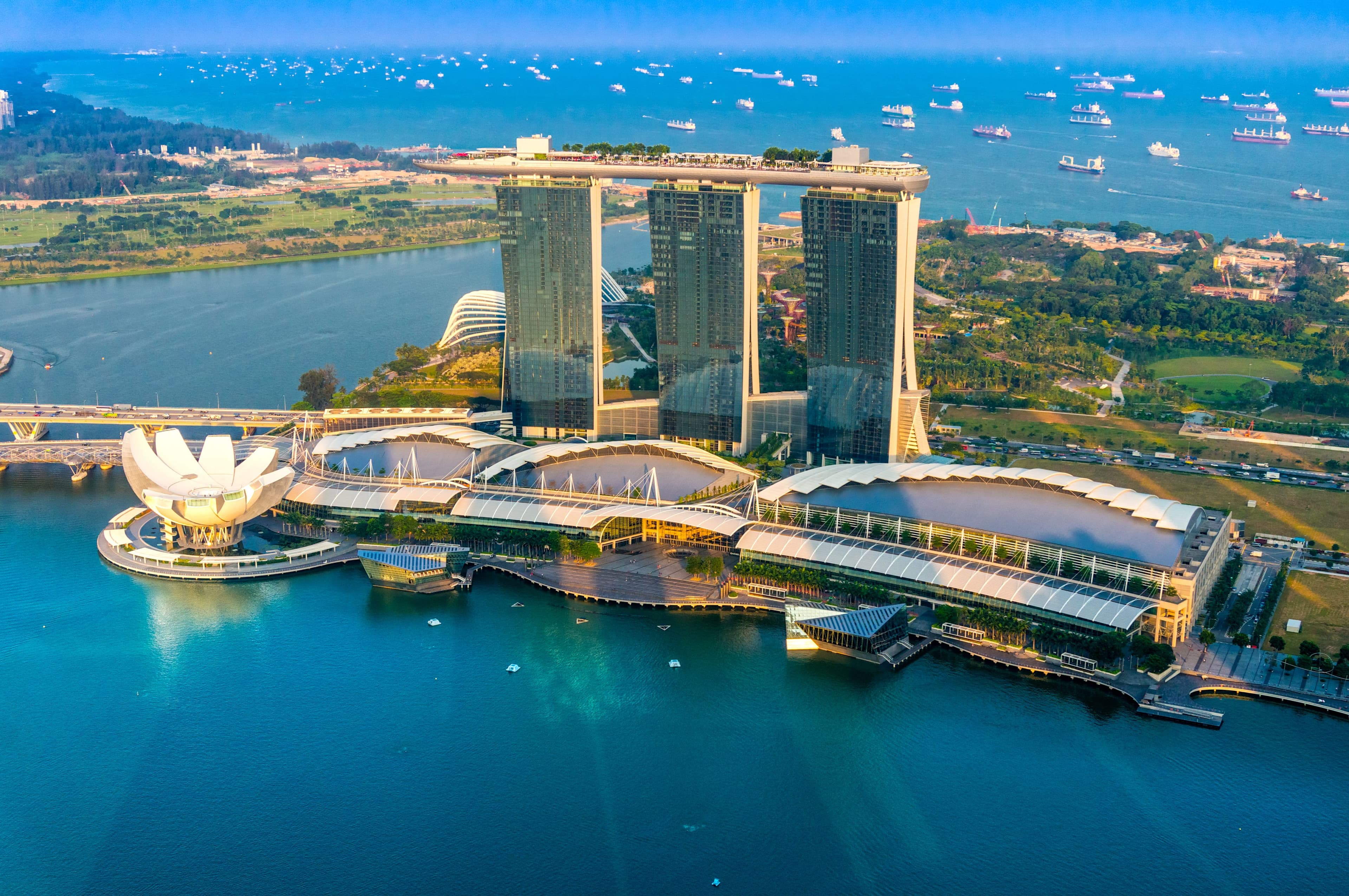 Singapur - Blick auf die Marina Bay mit dem Marina Bay Sands.